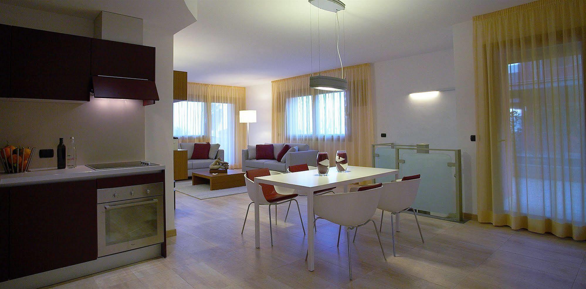 Aparthotel Catania Hills 4*